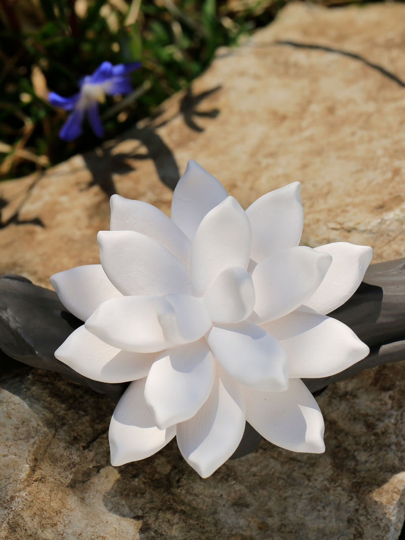 Decorative Lotus Sculpture Diffuser - Magnifissance