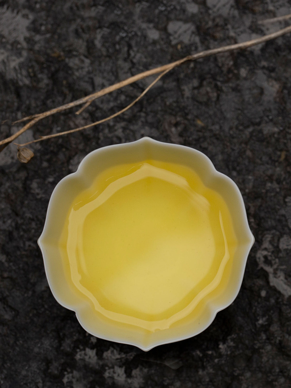 Porcelain Begonia-Shaped Teacup