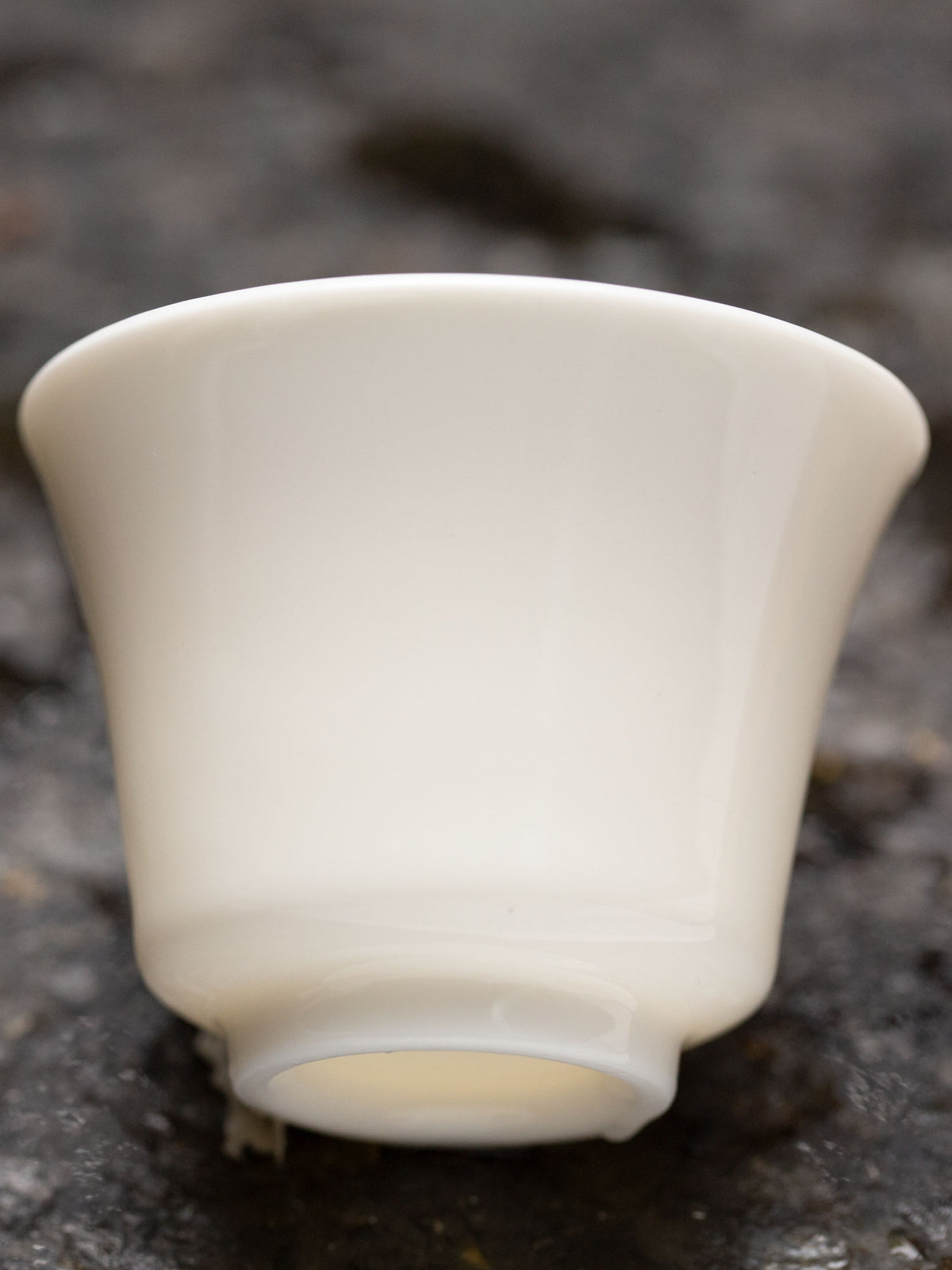 White Porcelain Horseshoe Teacup