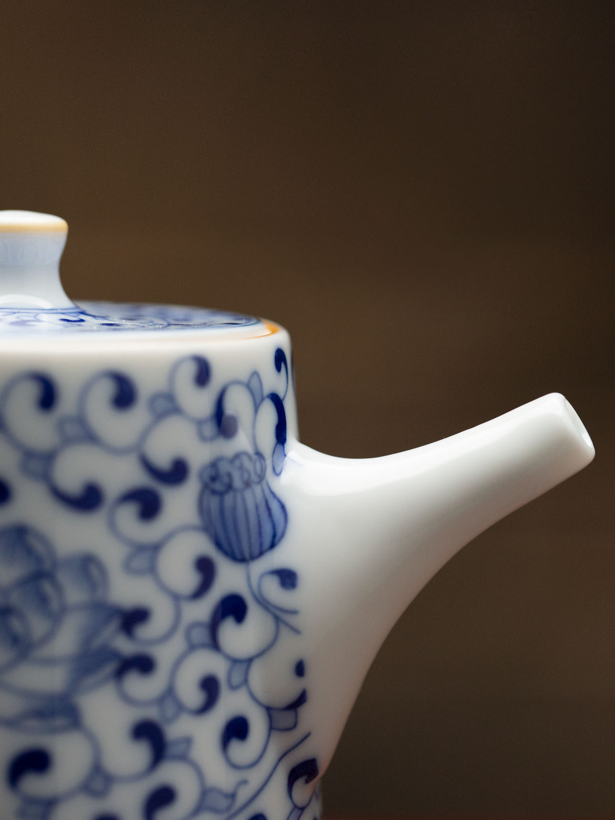 Blue and White Porcelain Teapot with Weaving Lotus Motif 3