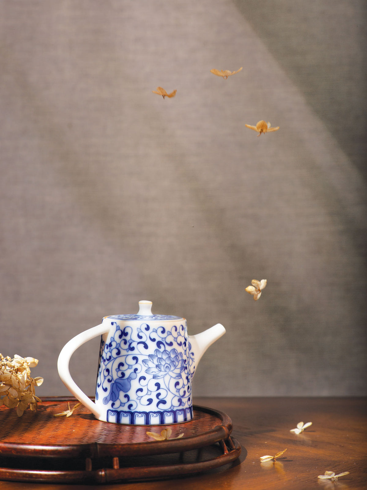 Blue and White Porcelain Teapot with Weaving Lotus Motif 1